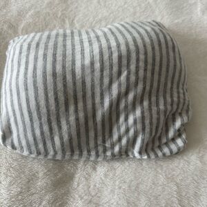 Solly Wrap - white and grey striped
